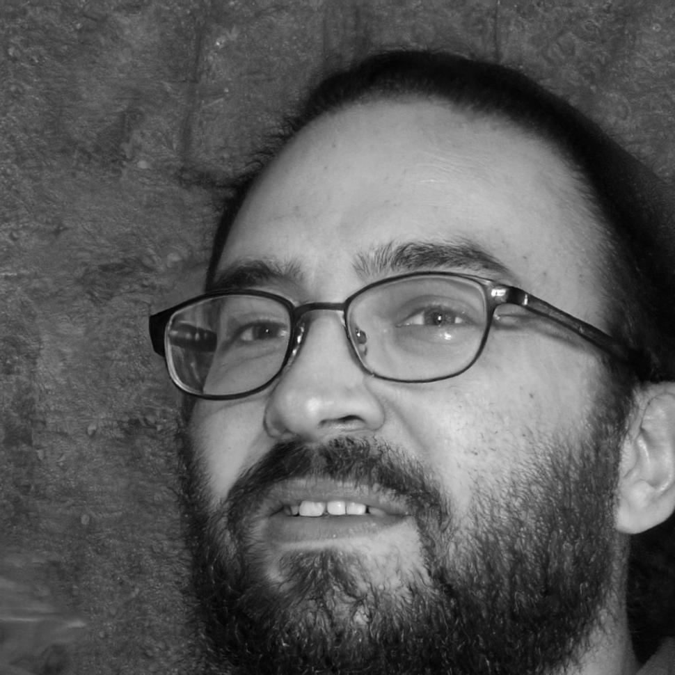 Instructor experto en educación financiera y control de gastos
